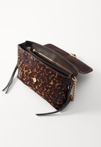 Vanessa Bruno Cross body bag - fauve