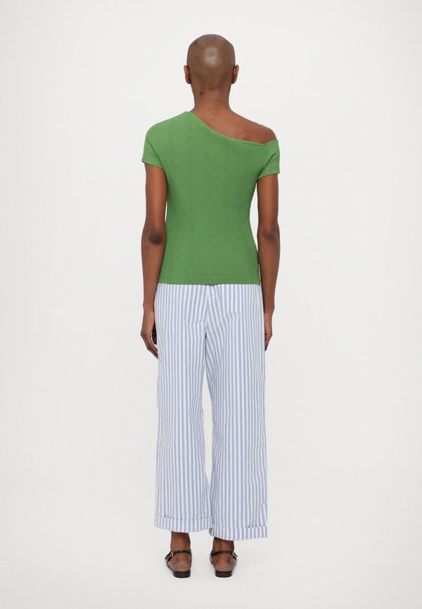 ASYMMERIC - Basic T-shirt - grün4