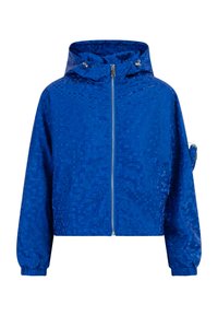 Giacca blu, taglio corto, con cappuccio e chiusura frontale a mezza zip. Presenta un motivo geometrico, polsini elastici e una tasca laterale con chiusura a zip.