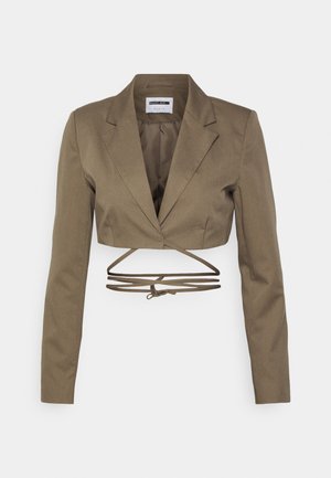 Noisy May Petite NMTHEA CROPPED STRING BLAZER - Blézer - crocodile