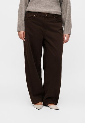 Vero Moda Curve, VMCZOE MR BARREL COLORED JEANS CUR - Džínsy s rovným strihom - chocolate torte