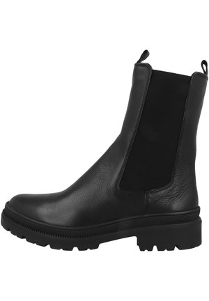 Bottines noires en cuir avec des panneaux latéraux en élastique, finition texturée et une semelle en caoutchouc épaisse dotée d'un motif de semelle robuste.