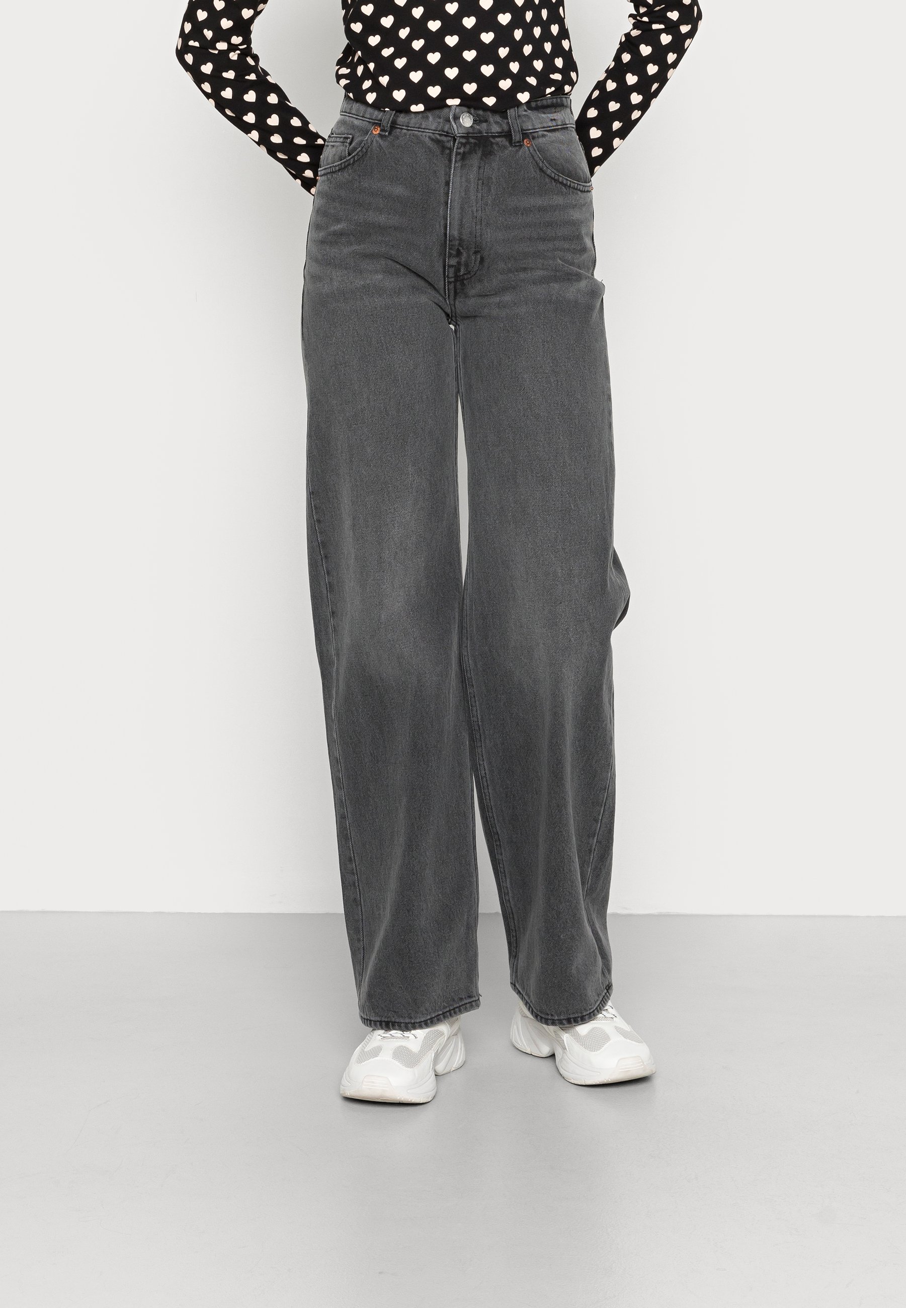 Monki YOKO - Relaxed fit jeans - black 