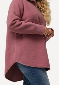 Ulla Popken FLEECESHIRT MIT ZIPPER - Felpa in pile - berry