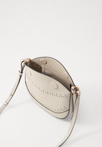 Vanessa Bruno MINI DAILY BAG - Τσάντα χειρός - ivoire
