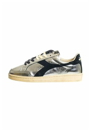 Trainers - argento