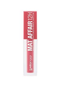 Rossetto liquido in un tubetto trasparente con una tonalità di rosa. Il cappuccio è rosso con testo bianco che indica il nome del prodotto e la durata.