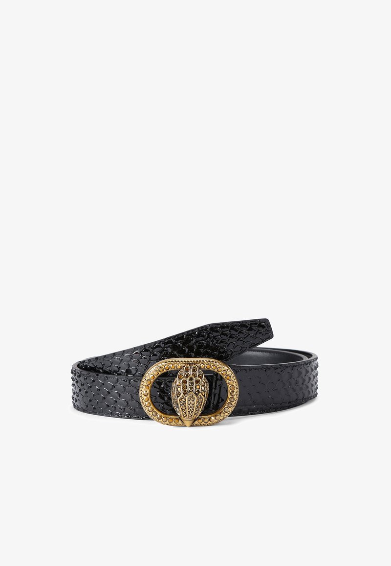 Ceinture en simili cuir noir avec une finition texturée, dotée d'une boucle en or ornée de détails raffinés et de pierres.