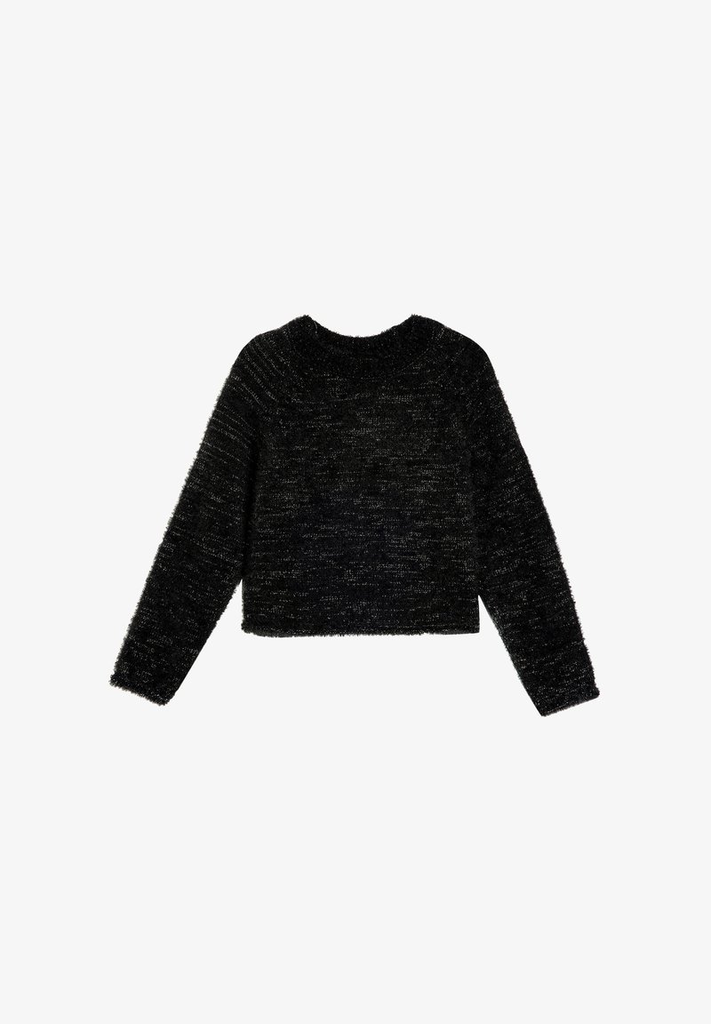 Pull en maille noire duveteuse à manches longues et col rond, court à la taille, sur fond blanc.