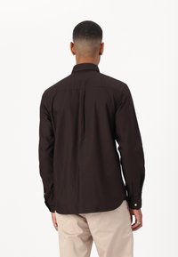 Lyle & Scott PLAIN OXFORD - Shirt - sediment