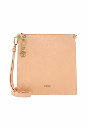 Borsa a tracolla in pelle pesca con superficie testurizzata, dettagli in metallo dorato, tracolla regolabile e logo sul fronte.