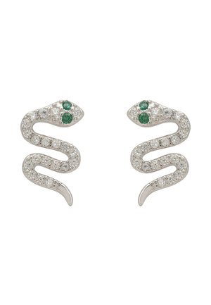 Silberne ohrringe in Schlangenform mit grünen und klaren steinakzenten, versehen mit einem strukturierten, schimmernden Körperdesign.