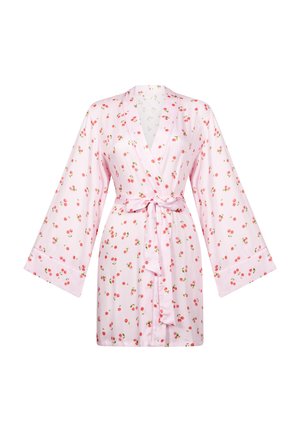 Rosa bomullsrobe med blomsterprydet kirsebærmønster, omslagdesign, lange klokkeslagnermser og matchende belte. Myk tekstur og lett materiale.