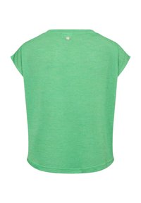 Haut vert pour femme à manches courtes avec un col rond et un petit logo métallique circulaire au dos du col.