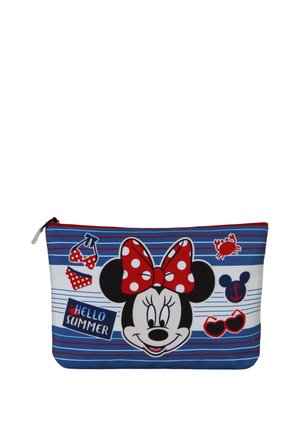 Minnie-Maus-Reißverschlusstasche in Blau- und Weißstreifen mit roten Akzenten, gepunktetem Schleifenmotiv und sommerlichen Grafiken wie Sonnenbrille und einer Krabbe.