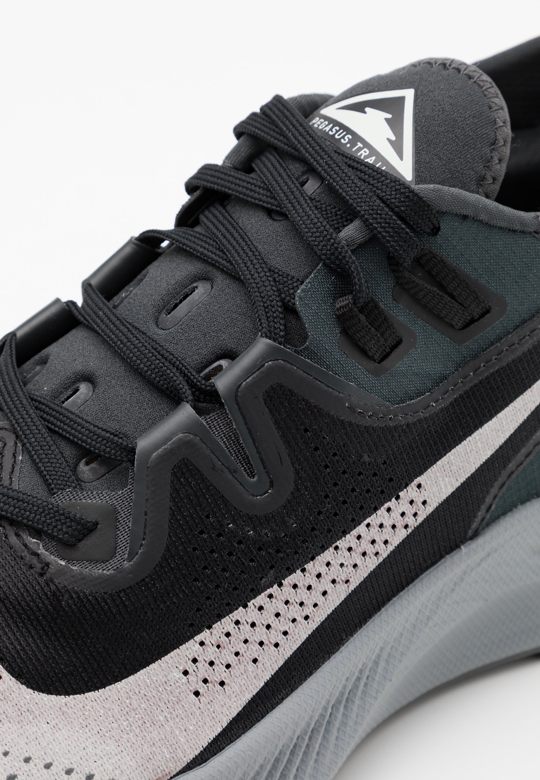 Nike Performance PEGASUS TRAIL 2 - Chaussures de running - black/spruce  aura/dark smoke grey/noir - ZALANDO.FR