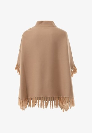 Poncho beige realizzato in tessuto morbido, con colletto alto e frange decorative lungo l'orlo, dotato di bottoni sul lato.