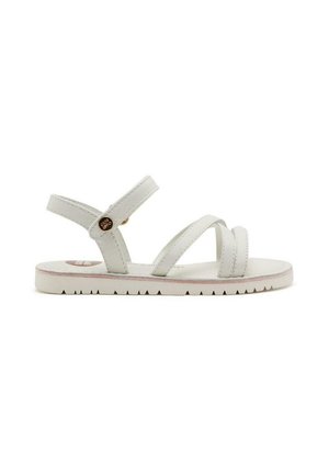 Sandali bianchi in pelle con cinturini incrociati, suola piatta e un sottile accento rosa sul lato. Cinturino regolabile alla caviglia con fibbia tonda.
