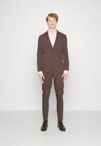 Jack & Jones PREMIUM JPRFRANCO  - Dress - chocolate torte