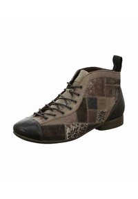 Leren enkelboots met veters in patchwork-stijl in grijstinten en bruintinten, met een zwarte neus en bloemen-embossingdetails.