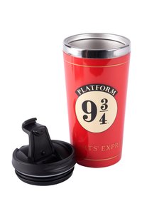 Tazza da viaggio rossa con bordo metallico argentato; presenta il logo "PLATFORM 9¾" e il testo "Hogwarts Express"; include un coperchio nero con beccuccio.