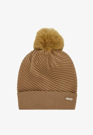 Beanie lavorato a maglia marrone con un design testurizzato a coste. Presenta una grande pom-pom pelosa sulla parte superiore e un piccolo accento con logo metallico sulla parte frontale.