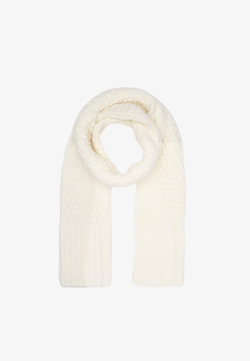 Witte gebreide sjaal met een chunky patroon in het midden en geribbelde uiteinden, gemaakt van zacht materiaal voor warmte en comfort.