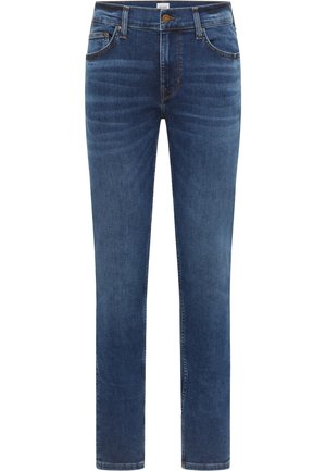 Jean denim bleu slim fit avec cinq poches, fermeture par boutons et légère décoloration sur l'avant des cuisses et des genoux.