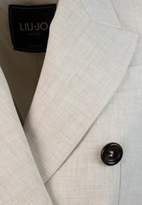 LIU JO DOPPIOPETTO - Blazer - beige