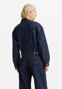 Levi's® SHRUNKEN 90S TRUCKER - Traper jakna - remember together