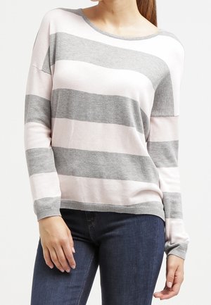Hellrosa und graue gestreifte Strickjacke mit weitem Rundhalsausschnitt und langen Ärmeln, mit gerippten Bündchen und Saum. Weiche Textur.