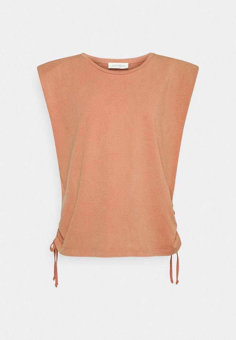 Top de manga curta em terracota suave, apresentando um design de ombro largo, decote redondo e cordões laterais ajustáveis para um efeito franzido.