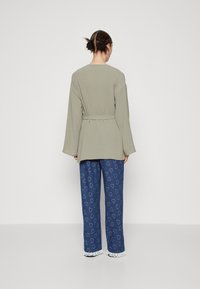 Vero Moda VMALVA KIMONO - Poletna jakna - vetiver