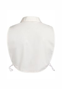 Hvid bomuldsforklæde med klassisk krave, buet design og justerbare bånd på begge sider. Glat, tekstureret stoffinish.