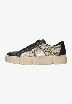 Sneaker plateforme noir en cuir et beige avec un côté en imprimé animal texturé, bout rond et lacets avec des accents argentés.