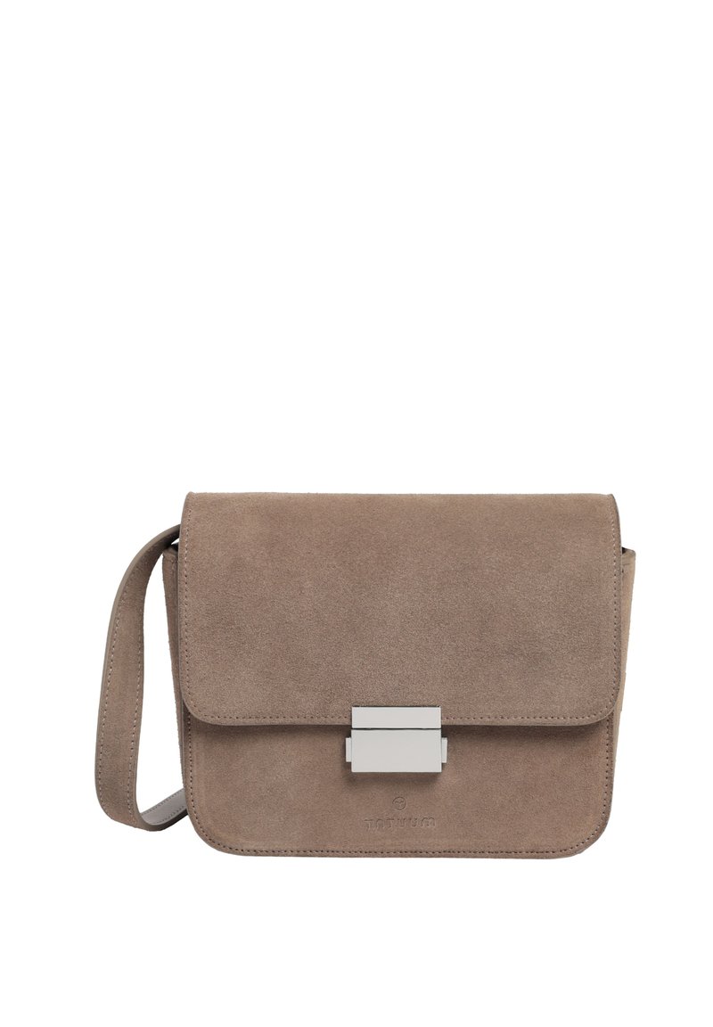 Geantă crossbody din suede gri cu închidere prin clapetă, accesorii din metal argintiu și curea ajustabilă. Textură netedă cu detalii cusute.