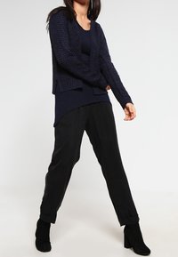 Vero Moda Kofta - dark blue