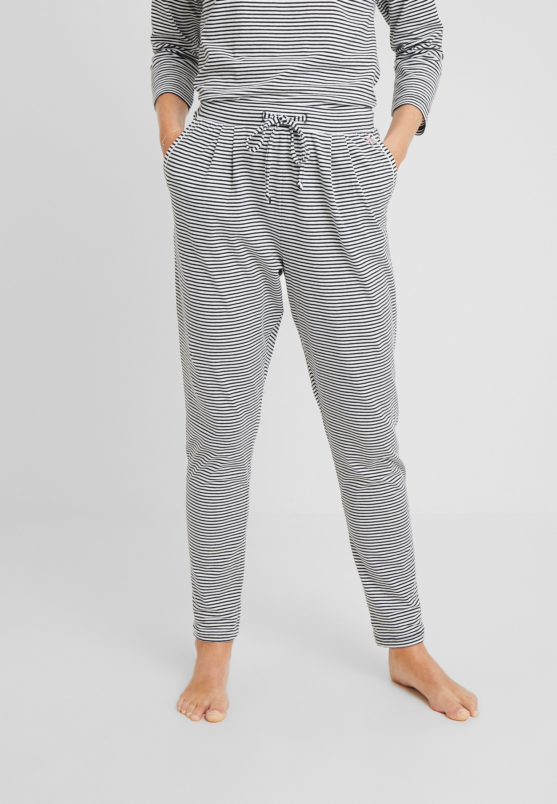 short stories pyjamas