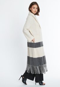 Ana Alcazar Klassischer Mantel - offwhite