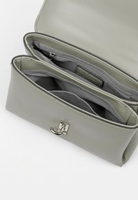 Seidenfelt KISA - Sac à main - light khaki
