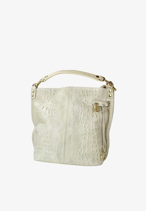 Crèmeachtige leren handtas met structuur, voorzien van een enkele handgreep, gouden beslag, een zijritszakje en een klein decoratief hangslot.