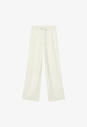 Pantalones de pierna ancha blancos, fabricados en una tela suave, con cintura ajustable mediante cordón, dos bolsillos laterales y detalles de costura sutiles.