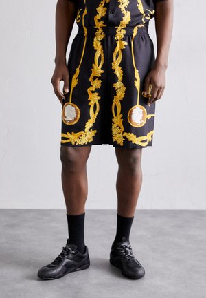 MEDUSA CAMEO PRINT - Shorts - black/gold