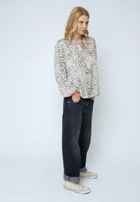 Emily van den Bergh - Bluzka