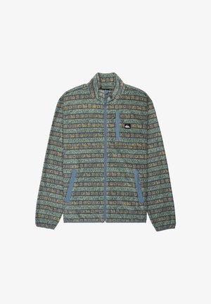 Chaqueta con cremallera en verde y azul con un tejido texturizado, que presenta un bolsillo frontal, un cuello alzado y varios patrones texturizados.