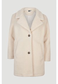 Abrigo de mezcla de lana color crema con una superficie texturizada y esponjosa, solapa ancha, dos bolsillos frontales y tres botones en el centro.