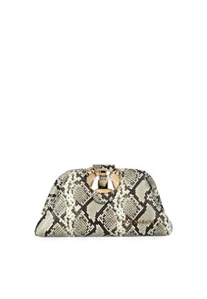 Borsa clutch con motivo pitone bianco e nero, chiusura dorata e logo "RUE MADAM" sul davanti.