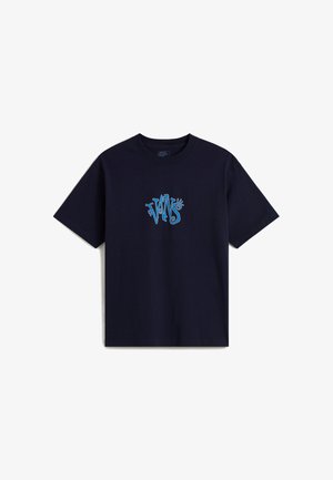 Tmavě modré bavlněné tričko s stylizovaným světle modrým logem "VANS" na hrudi. Krátké rukávy, kulatý výstřih, standardní střih.