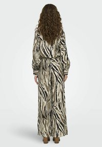 JDY TROYA MITTLERE TAILLE  - Püksid - birch