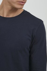 11 Project PRANAKLET - Topper langermet - dark blue